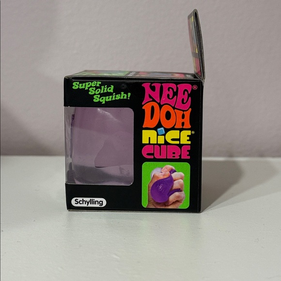 NEW Purple NeeDoh Nice Cube - Picture 4 of 5